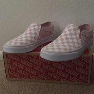 New Vans pink checkered slip ons. In box!